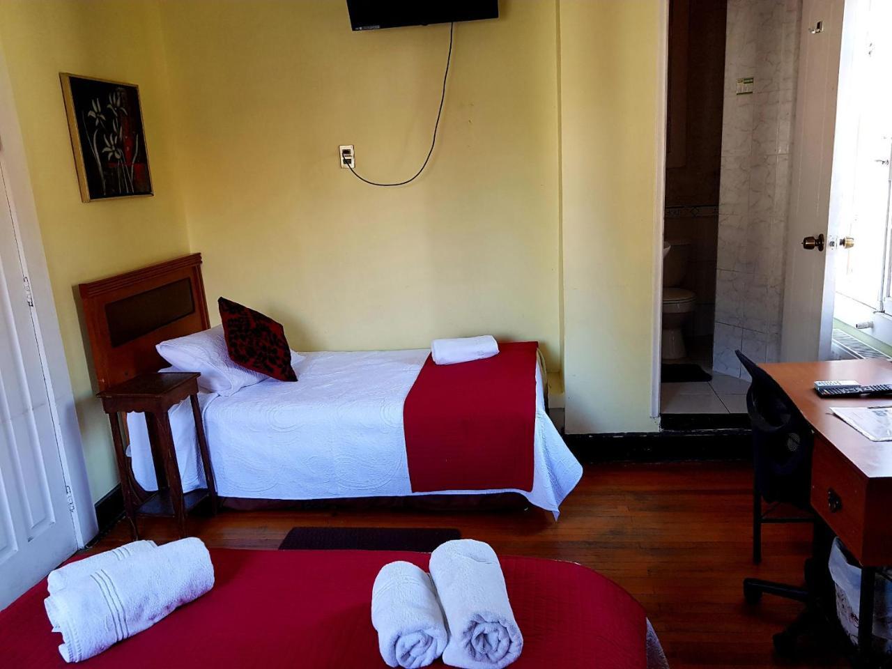 Hotel Almenas サンティアゴ エクステリア 写真